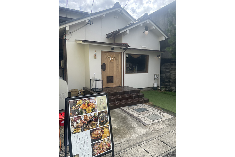 炭と日本ワインうっとり